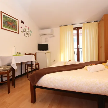 Rooms And Apartment Matosevic