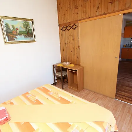 Rooms And Apartment Matosevic