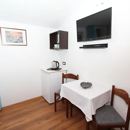 Rooms And Apartment Matosevic