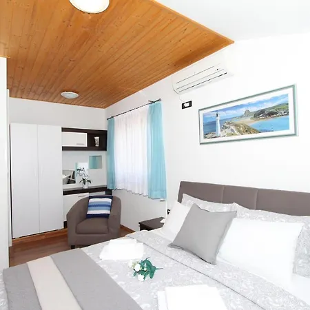 Guest house Rooms And Apartment Matosevic